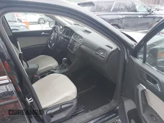 2019 Volkswagen Tiguan SE z VIN 3VV2B7AX5KM092909, wystawiony jako IAAI lot #41645271 z przebiegiem 59 460 mil mil oraz . Historia ofert i sprzedaży dostępna na DreamBid. Obrazek 5.