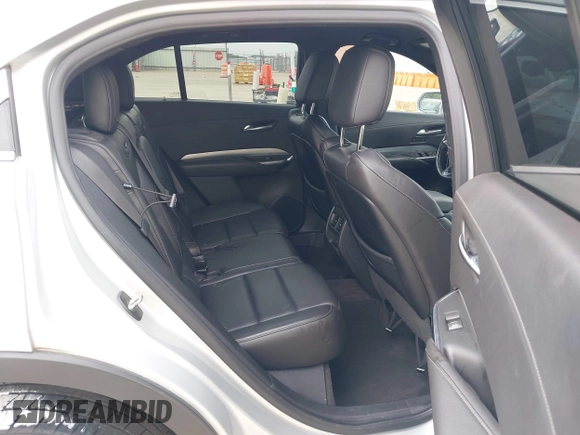 2019 Cadillac XT4 FWD Premium Luxury z VIN 1GYFZCR42KF189610, wystawiony jako IAAI lot #42137690 z przebiegiem 92 502 mil mil oraz . Historia ofert i sprzedaży dostępna na DreamBid. Obrazek 8.