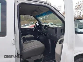 2003 Chevrolet Express Cargo with VIN 1GCGG25U431160656, listed as a IAAI auction lot 40876526 with 438,231 mi miles and . Bid and sale history available at DreamBid. Image 5.
