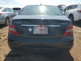 2013 Mercedes-Benz C 300 Sport z VIN WDDGF8AB9DR246774, wystawiony jako Copart lot #55808575 z przebiegiem Nie podano mil oraz Czysty tytuł • Clean title. Historia ofert i sprzedaży dostępna na DreamBid. Obrazek 6.