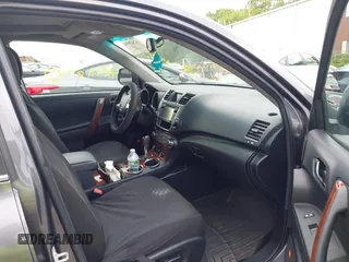 2013 Toyota Highlander Limited z VIN 5TDDK3EH0DS201184, wystawiony jako IAAI lot #42428945 z przebiegiem 179 518 mil mil oraz . Historia ofert i sprzedaży dostępna na DreamBid. Obrazek 5.