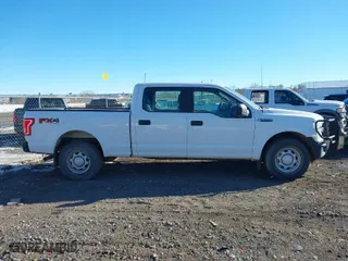 2015 Ford F-150 XLT w/HD Payload Pkg with VIN 1FTFW1EF8FFC07270, listed as a IAAI auction lot 41425948 with 194,107 mi miles. Bid and sale history available at carsss.com. Image 13.