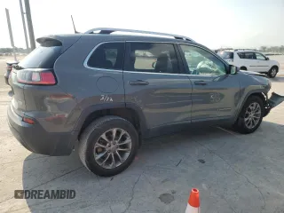 2019 Jeep Cherokee Latitude Plus с VIN 1C4PJLLB6KD381875, выставлен на аукционе Copart как лот 59106405 с пробегом 108 908 миль миль и Списание • Salvage title. История ставок и продаж доступна на DreamBid. Изображение 3.