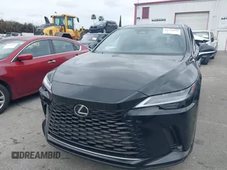 2024 Lexus RX 450h+ Luxury z VIN JTJCJMGA1R2022295, wystawiony jako IAAI lot #41778650 z przebiegiem 1822 mil mil oraz . Historia ofert i sprzedaży dostępna na DreamBid. Obrazek 2.