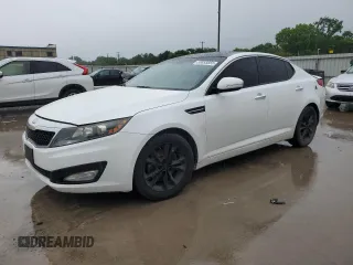 2013 Kia Optima EX z VIN 5XXGN4A75DG229393, wystawiony jako Copart lot #55855855 z przebiegiem 160 037 mil mil oraz Szkoda całkowita • Salvage title. Historia ofert i sprzedaży dostępna na DreamBid. Obrazek 1.