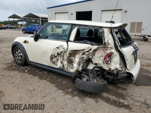 2012 MINI Hardtop z VIN WMWSU3C55CT543365, wystawiony jako Copart lot #56859905 z przebiegiem 137 537 mil mil oraz Szkoda całkowita • Salvage title. Historia ofert i sprzedaży dostępna na DreamBid. Obrazek 2.