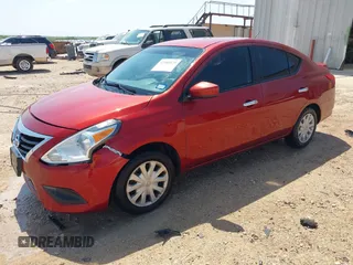 2016 Nissan Versa S z VIN 3N1CN7APXGL803546, wystawiony jako IAAI lot #42305879 z przebiegiem 150 815 mil mil oraz . Historia ofert i sprzedaży dostępna na DreamBid. Obrazek 2.