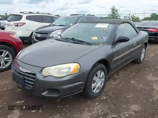 2005 Chrysler Sebring z VIN 1C3EL45X95N518231, wystawiony jako IAAI lot #42438830 z przebiegiem 176 877 mil mil oraz . Historia ofert i sprzedaży dostępna na DreamBid. Obrazek 2.
