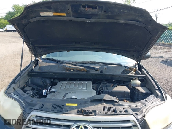 2009 Toyota Highlander z VIN JTEDS41A292082496, wystawiony jako IAAI lot #42495433 z przebiegiem 100 118 mil mil oraz . Historia ofert i sprzedaży dostępna na DreamBid. Obrazek 10.
