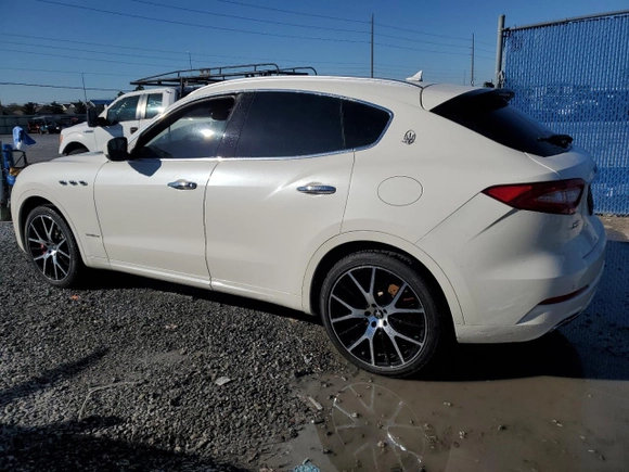 2018 Maserati Levante S z VIN ZN661YUL4JX284380, wystawiony jako Copart lot #42221935 z przebiegiem 49 156 mil mil oraz Nie do naprawy • Non repairable. Historia ofert i sprzedaży dostępna na DreamBid. Obrazek 2.