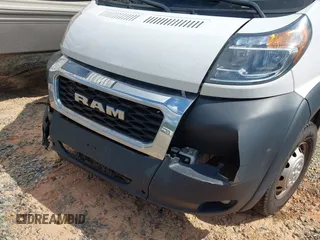 2020 Ram ProMaster Cargo z VIN 3C6TRVDG5LE115932, wystawiony jako IAAI lot #42060526 z przebiegiem 145 147 mil mil oraz . Historia ofert i sprzedaży dostępna na DreamBid. Obrazek 6.