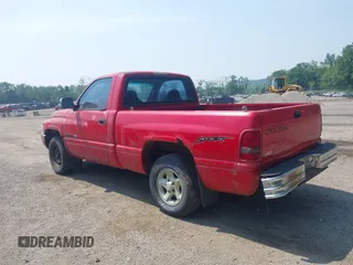1996 Dodge 1500 z VIN 1B7HC16Y9TJ117863, wystawiony jako IAAI lot #42491484 z przebiegiem 119 793 mil mil oraz . Historia ofert i sprzedaży dostępna na DreamBid. Obrazek 3.