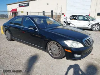 2007 Mercedes-Benz S-Class 5.5L V8 with VIN WDDNG71XX7A052820, listed as a IAAI auction lot 41902326 with 103,832 mi miles. Bid and sale history available at carsss.com. Image 1.