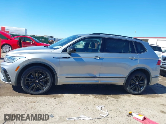 2022 Volkswagen Tiguan SE R-Line Black z VIN 3VVCB7AX4NM008121, wystawiony jako IAAI lot #41671382 z przebiegiem 71 674 mil mil oraz . Historia ofert i sprzedaży dostępna na DreamBid. Obrazek 14.