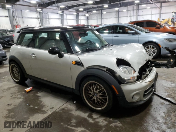 2012 MINI Hardtop with VIN WMWSU3C5XCT254532, listed as a Copart auction lot 88258525 with 139,376 mi miles and Non Repairable. Bid and sale history available at DreamBid. Image 4.