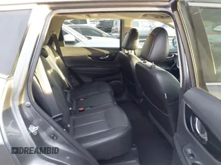 2017 Nissan Rogue SL z VIN 5N1AT2MT8HC867339, wystawiony jako IAAI lot #40955179 z przebiegiem 138 769 mil mil oraz . Historia ofert i sprzedaży dostępna na DreamBid. Obrazek 8.