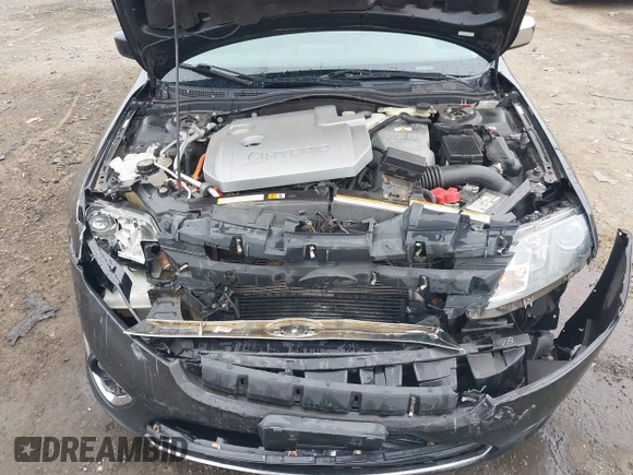 2010 Ford Fusion Hybrid with VIN 3FADP0L38AR263525, listed as a IAAI auction lot 41952084 with 112,681 mi miles. Bid and sale history available at carsss.com. Image 10.