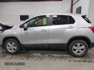 2022 Chevrolet Trax LS with VIN KL7CJNSM5NB550309, listed as a IAAI auction lot 41208893 with 60,580 mi miles. Bid and sale history available at carsss.com. Image 14.