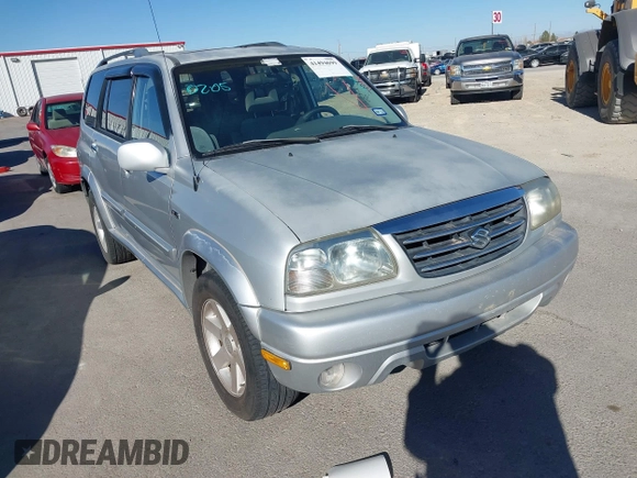 2002 Suzuki XL-7 LX with VIN JS3TY92V824104977, listed as a IAAI auction lot 41494699 with 161,262 mi miles. Bid and sale history available at carsss.com. Image 1.