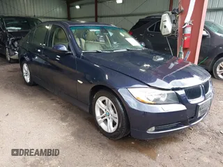 2007 BMW 3 Series 328xi z VIN WBAVC73557KP30642, wystawiony jako IAAI lot #42175134 z przebiegiem 127 043 mil mil oraz . Historia ofert i sprzedaży dostępna na DreamBid. Obrazek 1.
