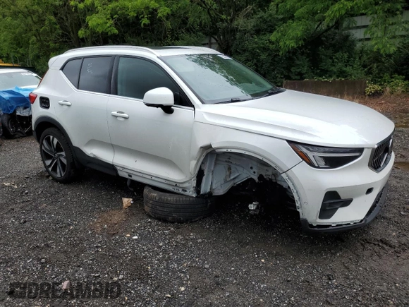 2025 Volvo XC40 Plus Bright Theme с VIN YV4L12UE3S2503506, выставлен на аукционе Copart как лот 58265625 с пробегом 12 667 миль миль и Чистый • Clean title. История ставок и продаж доступна на DreamBid. Изображение 4.