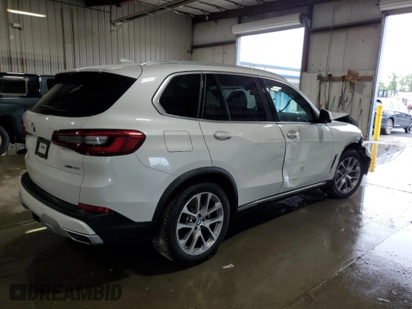 2020 BMW X5 xDrive40i with VIN 5UXCR6C09L9B69226, listed as a Copart auction lot 61435965 with Not provided miles and Salvage title. Bid and sale history available at DreamBid. Image 3.