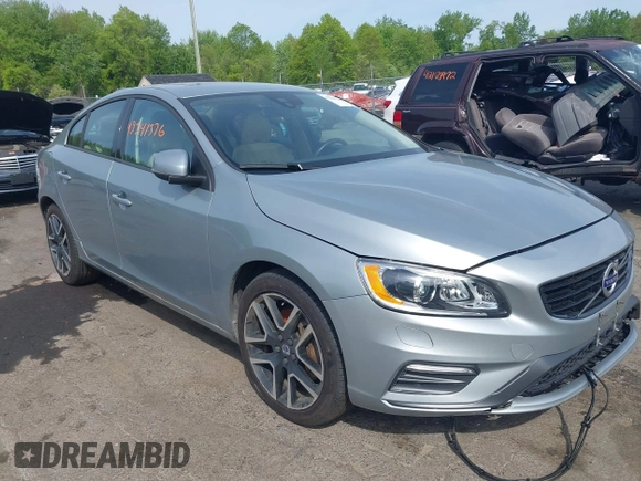 2017 Volvo S60 Dynamic z VIN YV140MTLXH2420132, wystawiony jako IAAI lot #42241376 z przebiegiem 191 292 mil mil oraz . Historia ofert i sprzedaży dostępna na DreamBid. Obrazek 1.