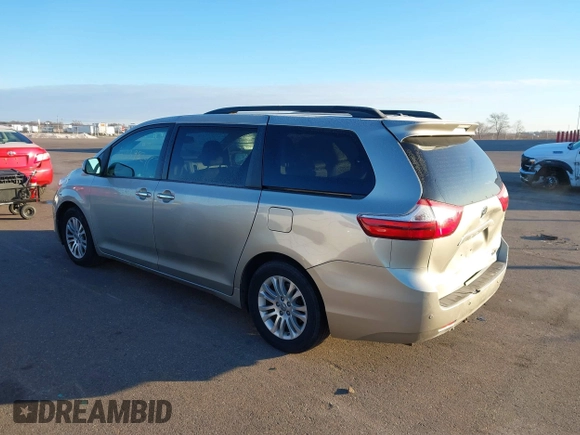 2016 Toyota Sienna XLE z VIN 5TDYK3DC8GS713481, wystawiony jako IAAI lot #41239824 z przebiegiem 176 935 mil mil oraz . Historia ofert i sprzedaży dostępna na DreamBid. Obrazek 3.