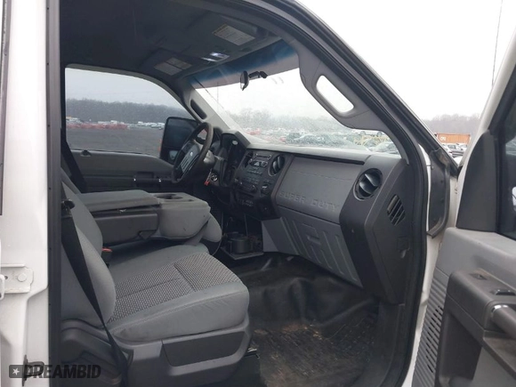 2015 Ford Super Duty F-250 SRW Lariat with VIN 1FT7W2B6XFEA06507, listed as a IAAI auction lot 41474246 with 185,267 mi miles. Bid and sale history available at carsss.com. Image 5.