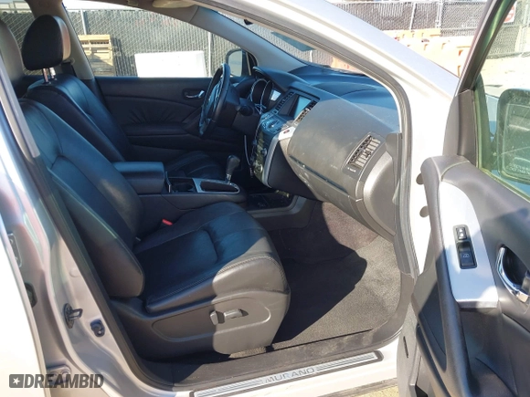 2010 Nissan Murano SL with VIN JN8AZ1MW0AW113531, listed as a IAAI auction lot 41125326 with 252,217 mi miles. Bid and sale history available at carsss.com. Image 5.