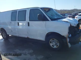 2011 Chevrolet Express Cargo Van with VIN 1GCWGGCA5B1112860, listed as a IAAI auction lot 41861159 with 533,977 mi miles. Bid and sale history available at carsss.com. Image 1.