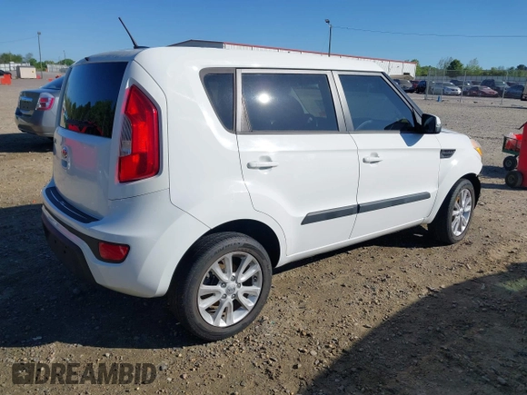 2013 Kia Soul + z VIN KNDJT2A69D7555715, wystawiony jako IAAI lot #42044741 z przebiegiem 127 326 mil mil oraz . Historia ofert i sprzedaży dostępna na DreamBid. Obrazek 4.