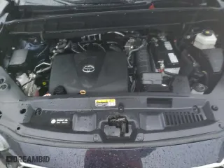 2022 Toyota Highlander XLE with VIN 5TDHZRBH7NS583655, listed as a Copart auction lot 84217444 with 46,830 mi miles and Salvage Title. Bid and sale history available at carsss.com. Image 13.