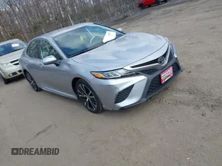 2020 Toyota Camry SE with VIN 4T1G11AKXLU941014, listed as a IAAI auction lot 41623517 with 109,172 mi miles. Bid and sale history available at carsss.com. Image 1.