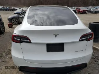 2022 Tesla Model Y Long Range z VIN 7SAYGDEE7NF437385, wystawiony jako Copart lot #51240645 z przebiegiem 45 372 mil mil oraz Szkody całkowita. Historia ofert i sprzedaży dostępna na DreamBid. Obrazek 6.