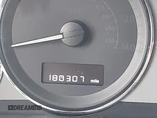 2008 Jeep Commander Limited with VIN 1J8HG58N68C124949, listed as a IAAI auction lot 40725093 with 180,307 mi miles. Bid and sale history available at carsss.com. Image 16.