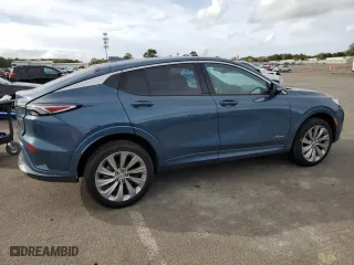2024 Buick Envista Avenir with VIN KL47LCE28RB025337, listed as a Copart auction lot 71763714 with 7,914 mi miles and Salvage Title. Bid and sale history available at carsss.com. Image 3.