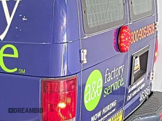 2014 Ford Econoline Cargo Commercial z VIN 1FTNE1EW7EDA44488, wystawiony jako IAAI lot #42556185 z przebiegiem 253 951 mil mil oraz . Historia ofert i sprzedaży dostępna na DreamBid. Obrazek 1.