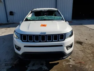 2018 Jeep Compass Altitude with VIN 3C4NJDBB8JT423289, listed as a Copart auction lot 53066075 with Not provided miles and Salvage title. Bid and sale history available at DreamBid. Image 5.