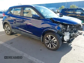 2020 Nissan Kicks SV with VIN 3N1CP5CV3LL485676, listed as a IAAI auction lot 41670042 with 64,125 mi miles. Bid and sale history available at carsss.com. Image 1.