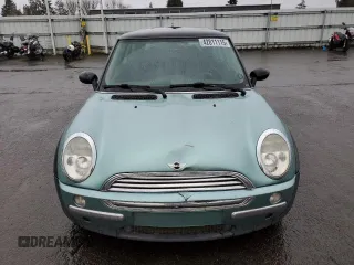 2002 MINI Hardtop with VIN WMWRC33482TC36332, listed as a Copart auction lot 42811115 with 203,708 mi miles and Salvage Title. Bid and sale history available at DreamBid. Image 5.
