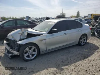 2015 BMW 3 Series 328i z VIN WBA3C1C55FK123739, wystawiony jako Copart lot #54271455 z przebiegiem 86 948 mil mil oraz Szkoda całkowita • Salvage title. Historia ofert i sprzedaży dostępna na DreamBid. Obrazek 1.