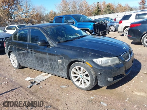 2011 BMW 3 Series 328i xDrive with VIN WBAPK7C5XBA818175, listed as a IAAI auction lot 41661543 with 1 mi miles. Bid and sale history available at carsss.com. Image 1.