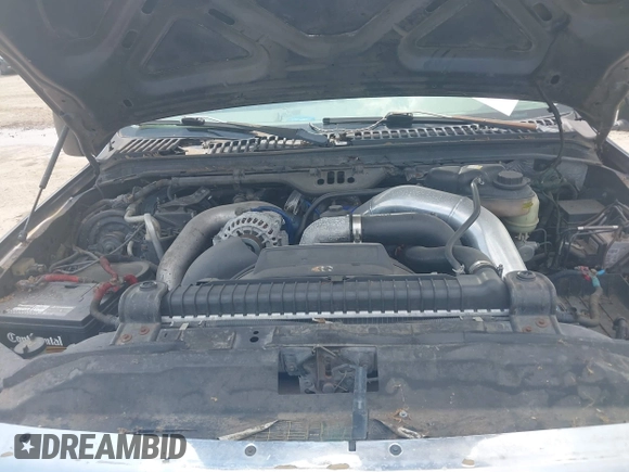 2005 Ford F-250 XL z VIN 1FTSW21P45EB09246, wystawiony jako IAAI lot #42441183 z przebiegiem 186 148 mil mil oraz . Historia ofert i sprzedaży dostępna na DreamBid. Obrazek 10.