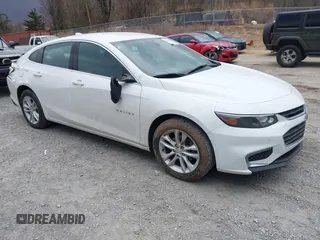 2018 Chevrolet Malibu LT z VIN 1G1ZD5ST6JF185582, wystawiony jako IAAI lot #41644363 z przebiegiem 111 775 mil mil oraz . Historia ofert i sprzedaży dostępna na DreamBid. Obrazek 1.