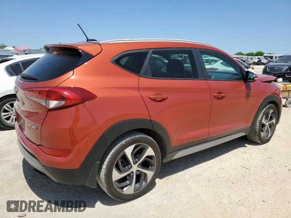2017 Hyundai Tucson Sport z VIN KM8J33A25HU356909, wystawiony jako Copart lot #52573445 z przebiegiem 164 029 mil mil oraz Szkoda całkowita • Salvage title. Historia ofert i sprzedaży dostępna na DreamBid. Obrazek 3.