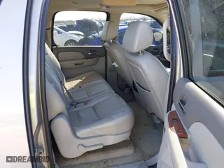 2007 Chevrolet Suburban LTZ with VIN 3GNFC16037G200947, listed as a IAAI auction lot 41699274 with 217,182 mi miles. Bid and sale history available at carsss.com. Image 8.