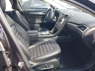 2019 Ford Fusion SE with VIN 3FA6P0HD7KR108430, listed as a IAAI auction lot 41871639 with 15,490 mi miles. Bid and sale history available at carsss.com. Image 5.
