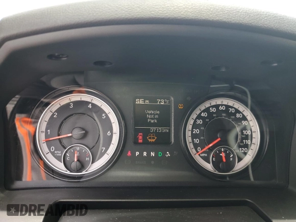 2022 Ram 1500 Tradesman z VIN 1C6RR7FG7NS187167, wystawiony jako Copart lot #56688525 z przebiegiem 37 131 mil mil oraz Czysty tytuł • Clean title. Historia ofert i sprzedaży dostępna na DreamBid. Obrazek 9.