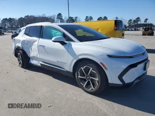 2024 Chevrolet Equinox EV LT z VIN 3GN7DLRP4RS279972, wystawiony jako Copart lot #86291264 z przebiegiem 824 mil mil oraz Szkoda całkowita • Salvage title. Historia ofert i sprzedaży dostępna na DreamBid. Obrazek 4.